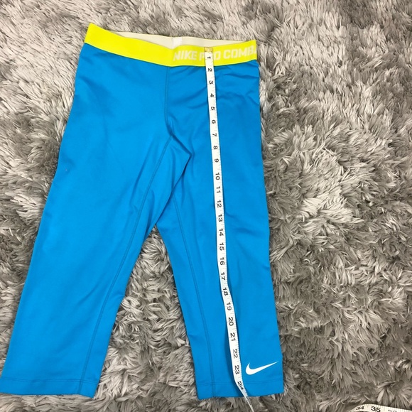 Nike Pro Capris - Picture 5 of 8